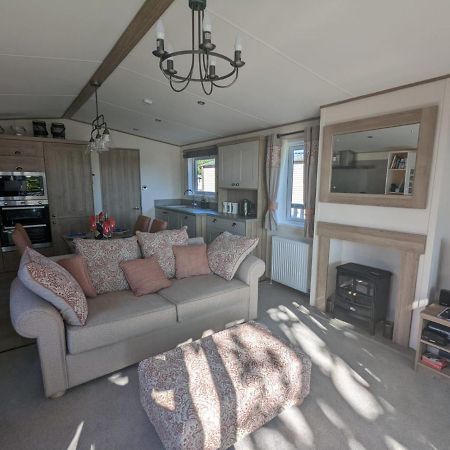 Stunning Luxury Caravan On Edge Of New Forest On Shorefield Country Park Entertainment And Leisure Passes Included Milford on Sea Exterior foto
