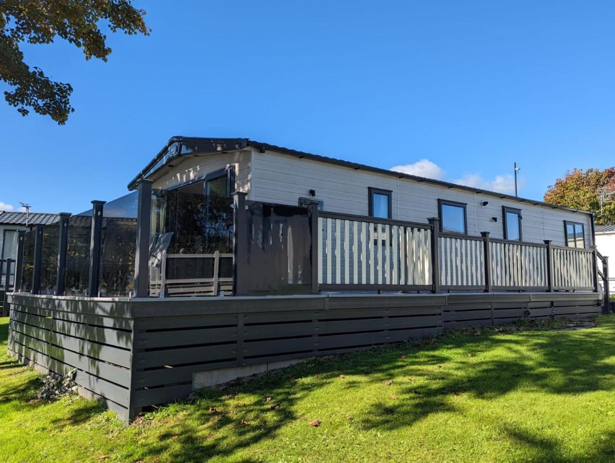 Stunning Luxury Caravan On Edge Of New Forest On Shorefield Country Park Entertainment And Leisure Passes Included Milford on Sea Exterior foto