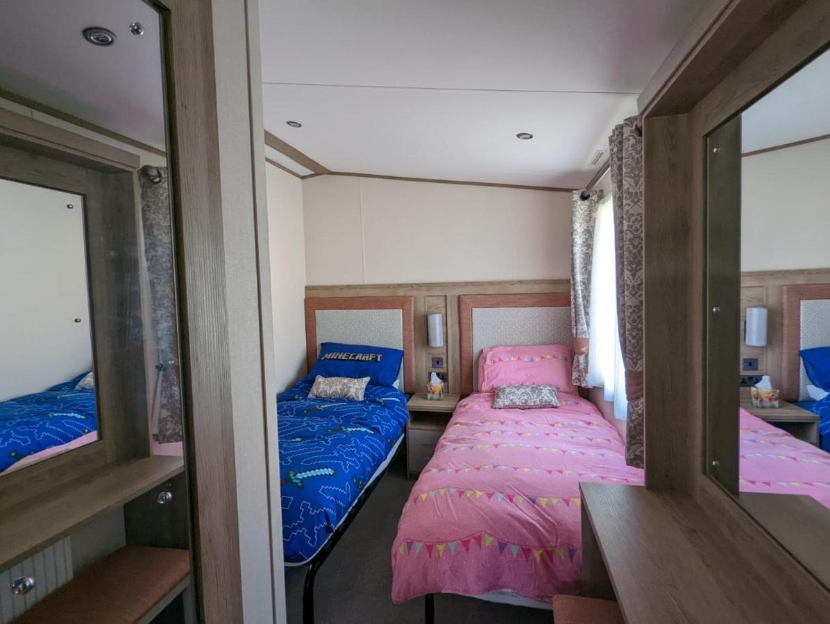 Stunning Luxury Caravan On Edge Of New Forest On Shorefield Country Park Entertainment And Leisure Passes Included Milford on Sea Exterior foto